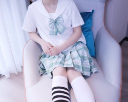 初夏女神 NO.013 念念 常规S码绿色JK套搭配小白鞋[126P+1V／5.82GB]