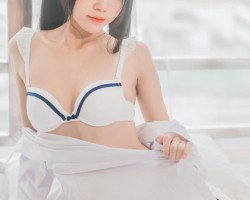 COS 桜桃喵 – 白衬衫双马尾 [47P]