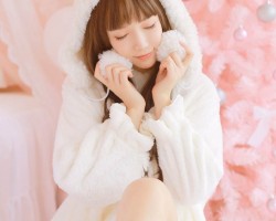 白丝袜日本少女卧室性感撩人写真图片